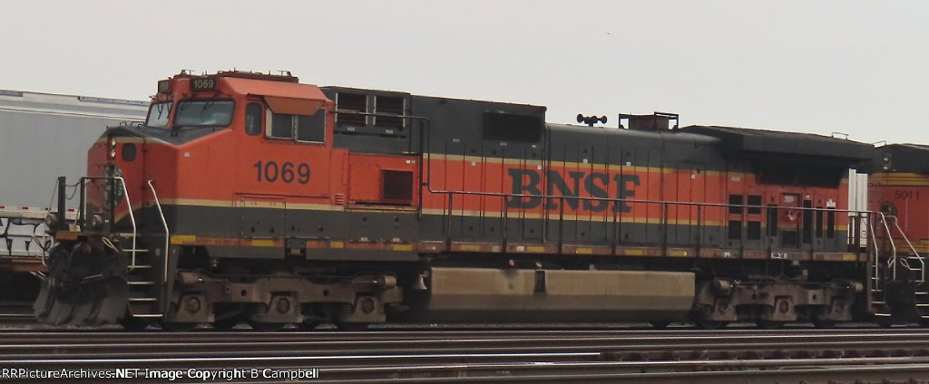 BNSF 1069